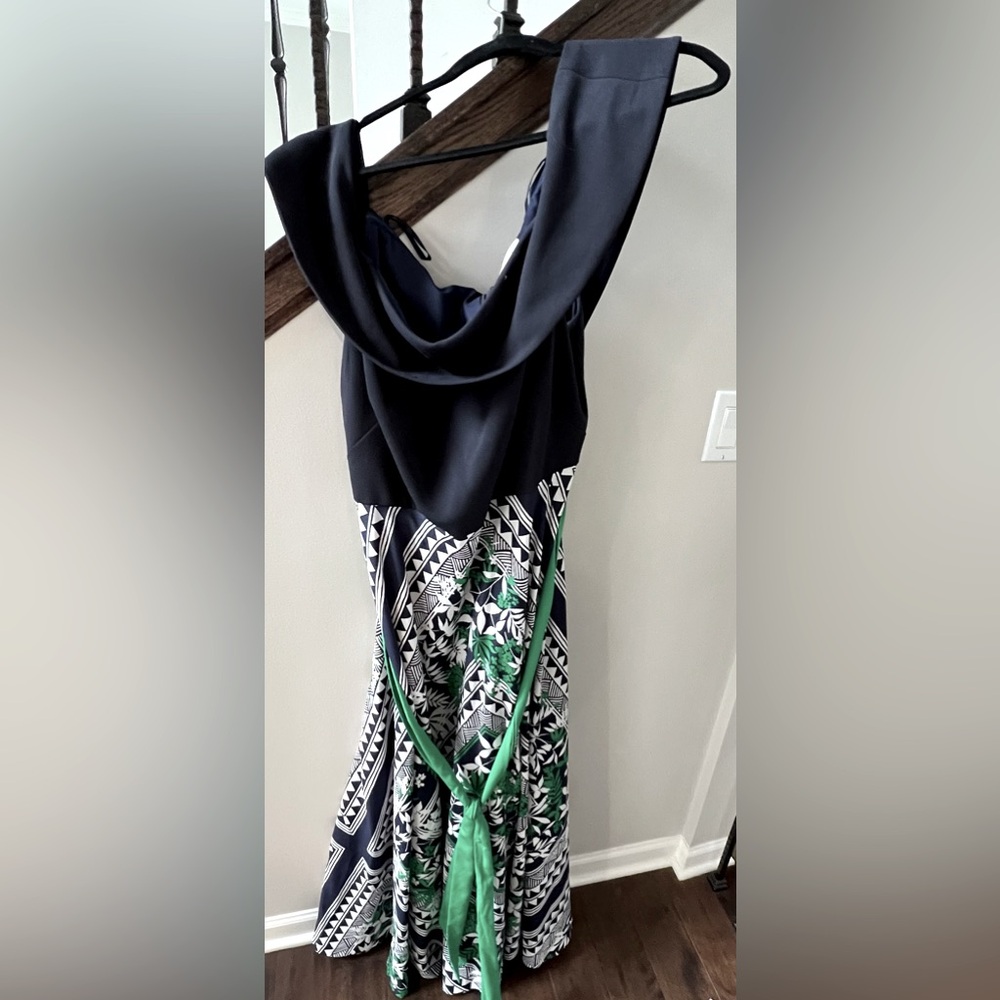 Eliza J- Cold Shoulder Shift Dress - Size 18W!  Navy, white and green.